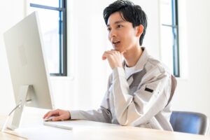 仕事終わりにできる副業おすすめ8選！会社員が無理なく稼ぐ方法を紹介